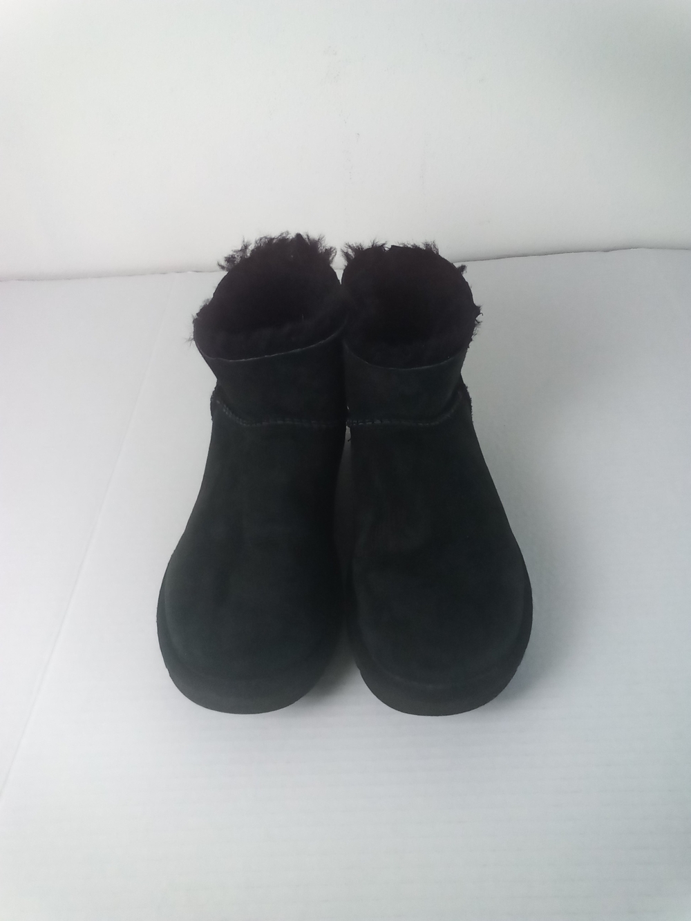 UGG Short Black Suede Shearling Ankle Boots Size 8 Raw Edge